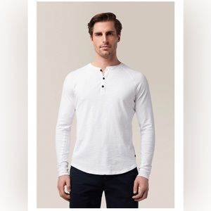 GOOD MAN LEGEND cotton Henley in white